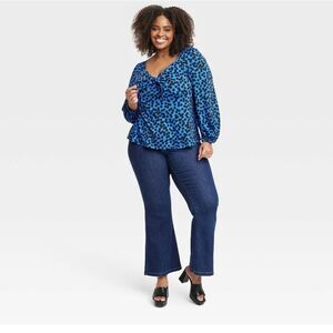 🔥Ava & Viv Polka Dot Sweetheart Knit Top